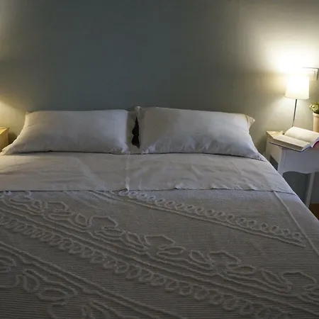 Il Vicolo 48 * Πέζαρο