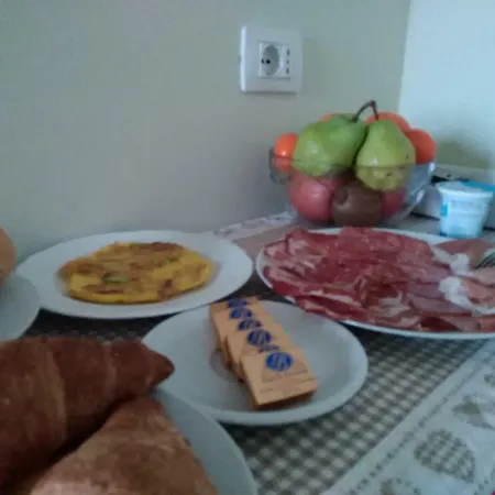 Il Vicolo 48 * Πέζαρο