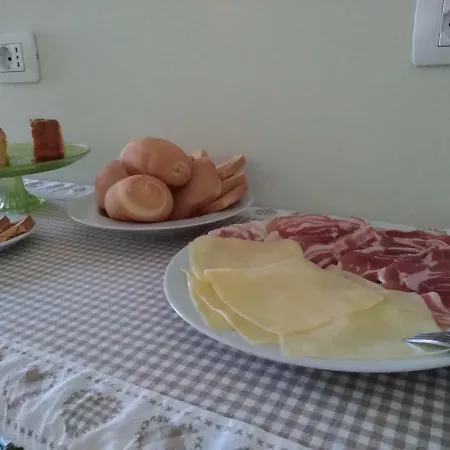 Bed and Breakfast Il Vicolo 48 Πέζαρο